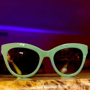 Excellent condition, super cute, two tone green Marc Jacobs cat eye sunglasses!